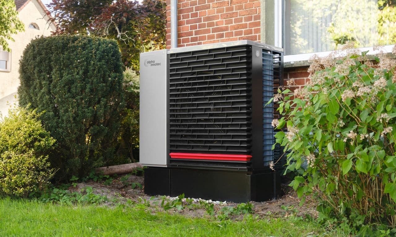 Outdoor residential air-source heat pump unit